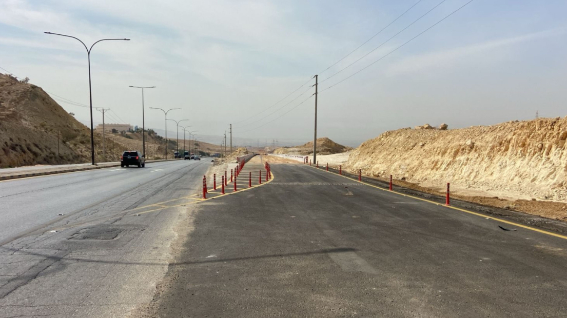 الأشغال تُنهي مشروع مهارب النجاة على طريق العدسية – البحر الميت الأشغال تُنهي مشروع مهارب النجاة على طريق العدسية – البحر الميت