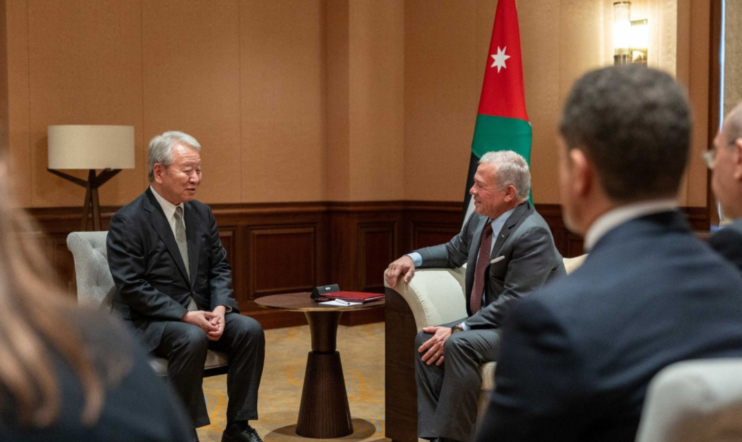 الملك يلتقي رئيس الوكالة اليابانية للتعاون الدولي “جايكا”