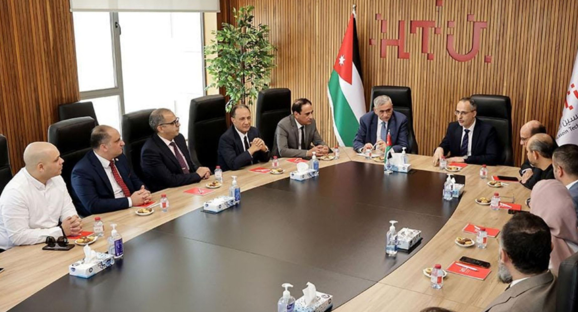 الجامعة الأردنية تتصدر المنصة التعليمية Htux.Org والحسين التقنية تكرمها