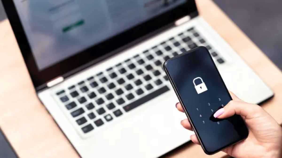 هل يتجسس هاتفك عليك؟ هل يتجسس هاتفك عليك؟