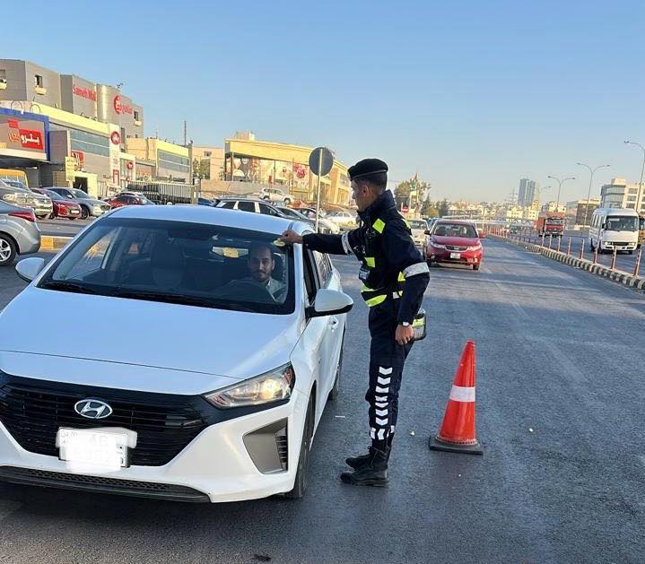 الامن العام يبدأ الحملة المرورية الشتوية للتأكد من صلاحية المركبات الامن العام يبدأ الحملة المرورية الشتوية للتأكد من صلاحية المركبات