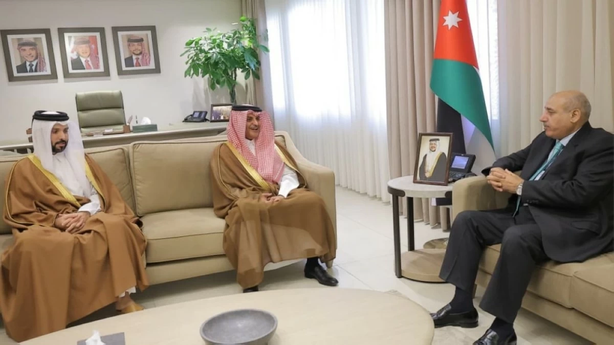 قطر تؤكد دعمها للوصاية الهاشمية وتحرص على تعزيز التعاون الاقتصادي مع الأردن قطر تؤكد دعمها للوصاية الهاشمية وتحرص على تعزيز التعاون الاقتصادي مع الأردن