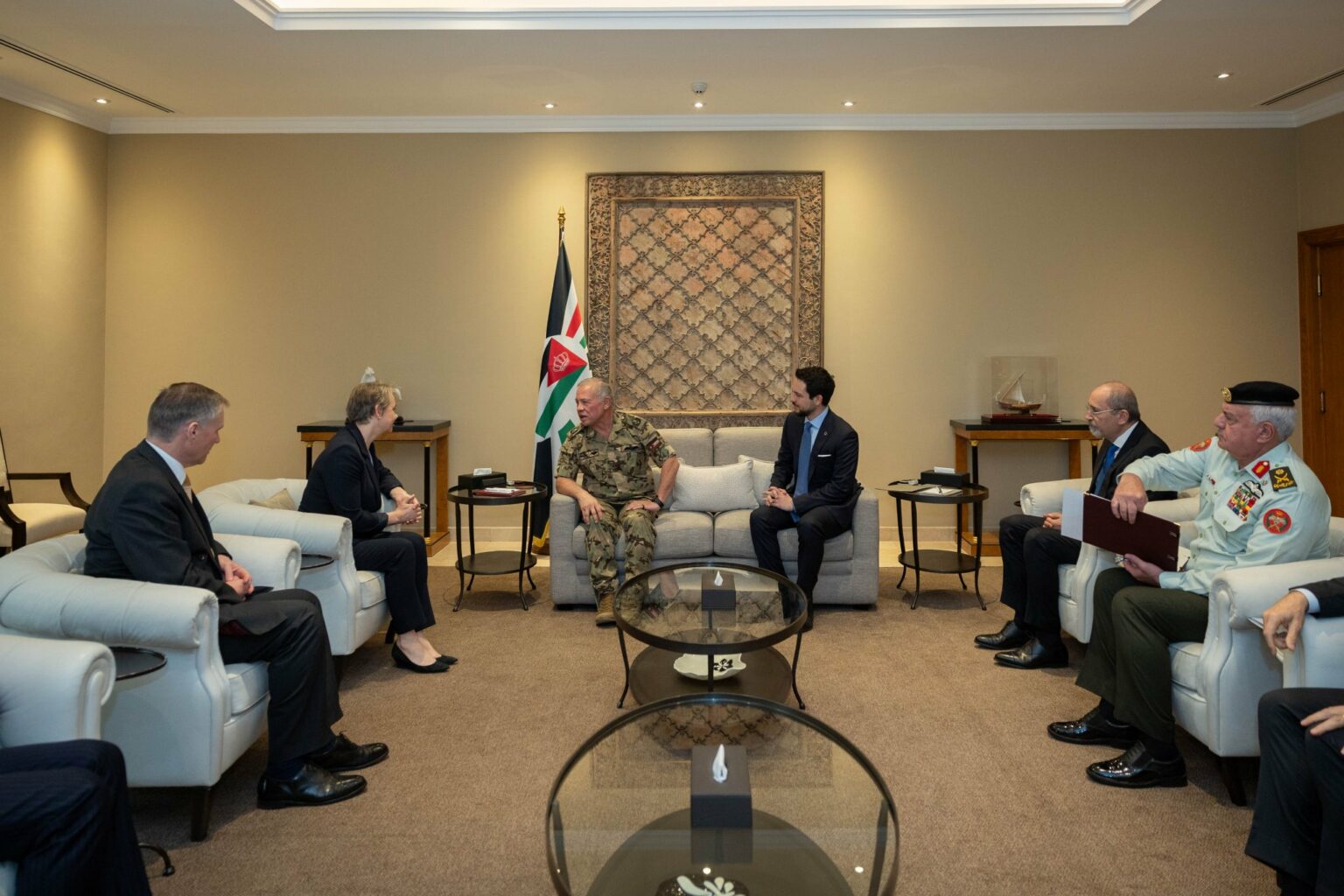 الملك يستقبل وزيرة الخارجية البريطانية الملك يستقبل وزيرة الخارجية البريطانية