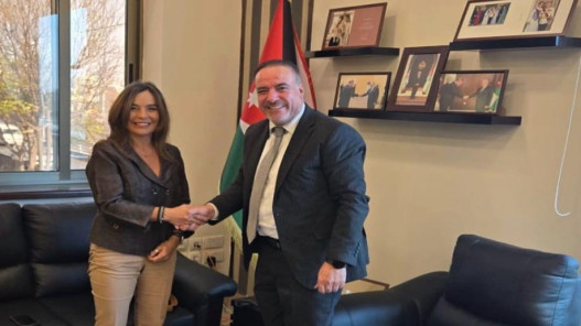 الأردن وألمانيا يوقعان اتفاقية مبادلة ديون بقيمة 30 مليون يورو لقطاعي المياه والتعليم الأردن وألمانيا يوقعان اتفاقية مبادلة ديون بقيمة 30 مليون يورو لقطاعي المياه والتعليم