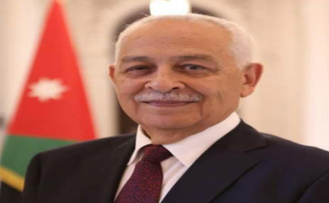 رئيس الديوان الملكي يفتتح مصنعا للألبسة في الكرك تزامنا مع زيارة الملك رئيس الديوان الملكي يفتتح مصنعا للألبسة في الكرك تزامنا مع زيارة الملك