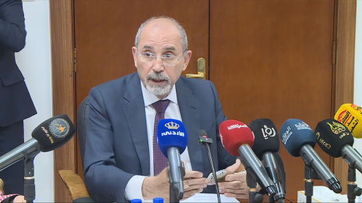 الصفدي: أولوية السياسة الأردنية وقف العدوان على غزة ومنع التهجير والقتل الصفدي: أولوية السياسة الأردنية وقف العدوان على غزة ومنع التهجير والقتل