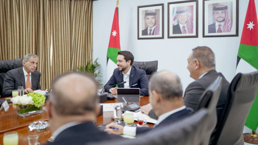 ولي العهد يؤكد أهمية جهود الحكومة للحد من الإلقاء العشوائي للنفايات في الأماكن العامة ولي العهد يؤكد أهمية جهود الحكومة للحد من الإلقاء العشوائي للنفايات في الأماكن العامة