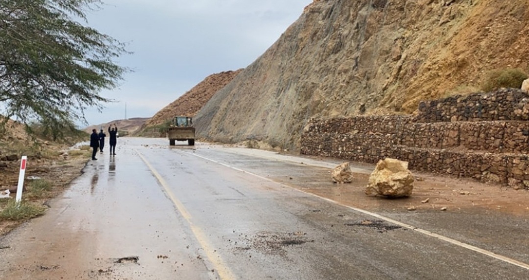 محافظ الكرك يقرر إغلاق طريق الموجب بسبب انهيارات صخرية حتى الجمعة محافظ الكرك يقرر إغلاق طريق الموجب بسبب انهيارات صخرية حتى الجمعة