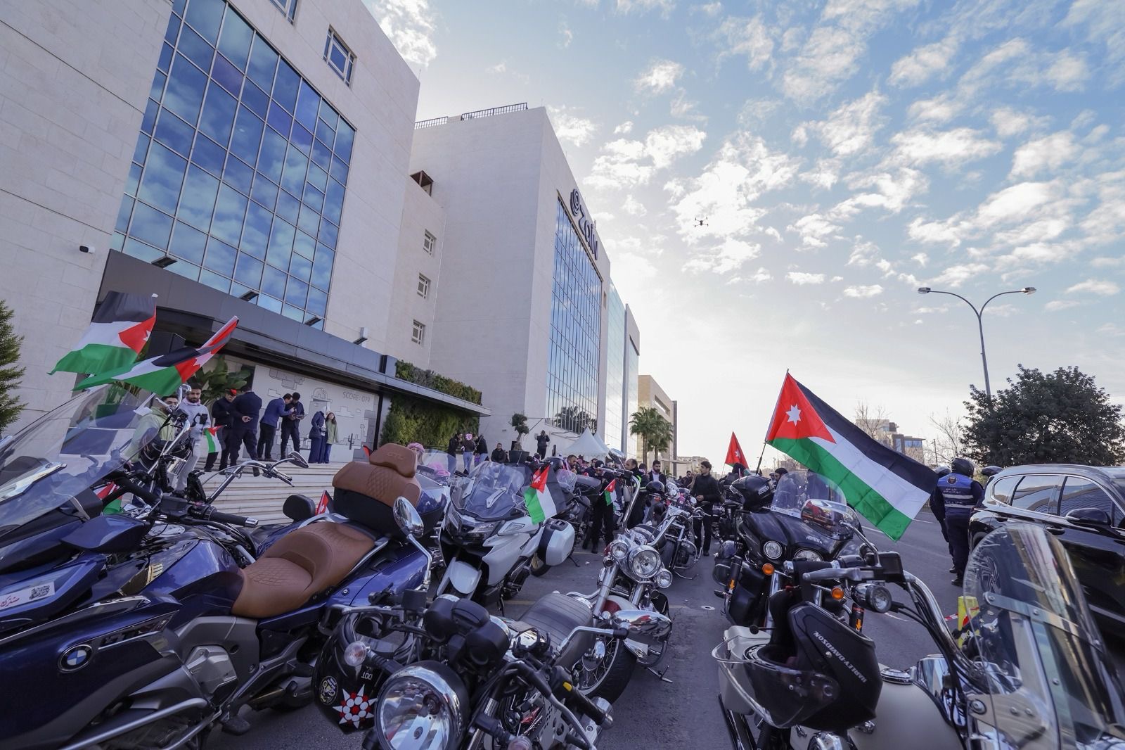 زين تحتفي بالعيد الرابع والستين لميلاد جلالة الملك زين تحتفي بالعيد الرابع والستين لميلاد جلالة الملك