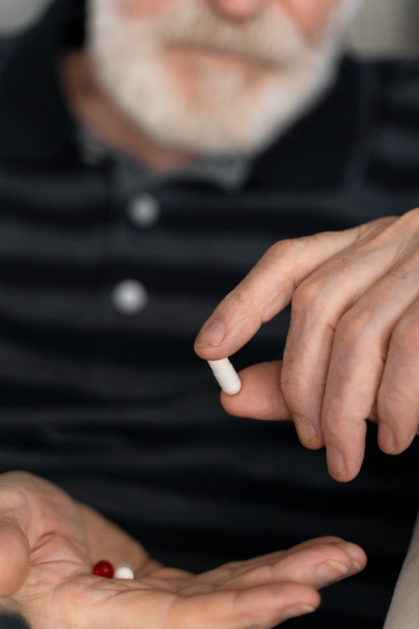 اختراق علمي يعيد الأمل لمرضى ألزهايمر، فهل الشفاء منه ممكن؟ - صحيفة المقر