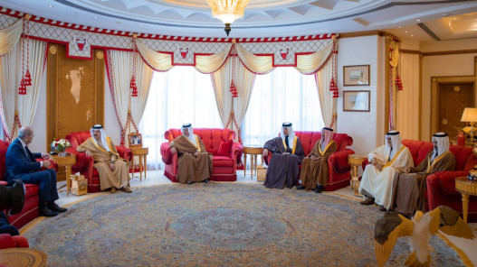 ملك البحرين يستقبل الصفدي وينقل تحيات جلالة الملك وولي العهد ملك البحرين يستقبل الصفدي وينقل تحيات جلالة الملك وولي العهد