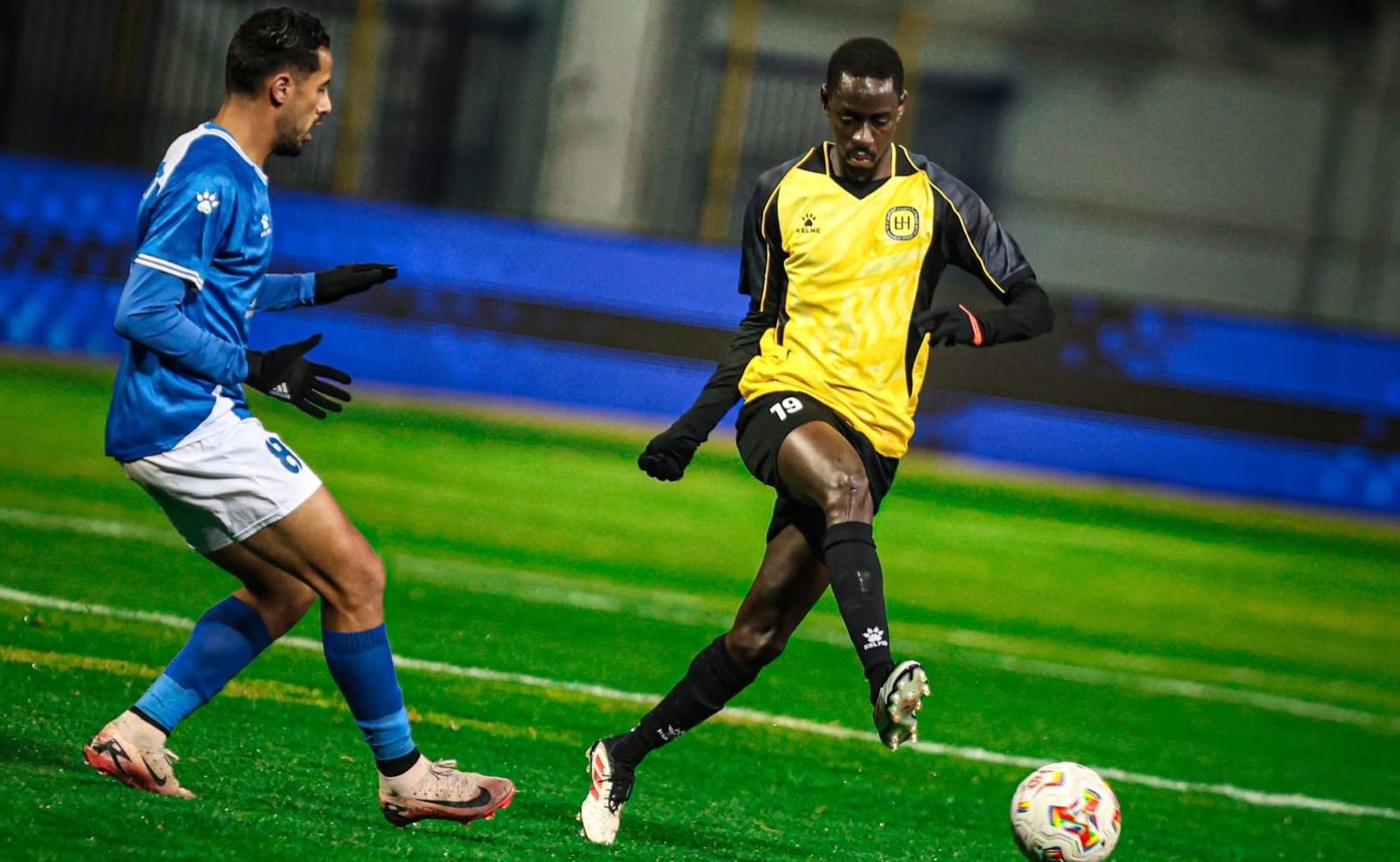 فريق الحسين يفوز على السلط بدوري المحترفين لكرة القدم فريق الحسين يفوز على السلط بدوري المحترفين لكرة القدم