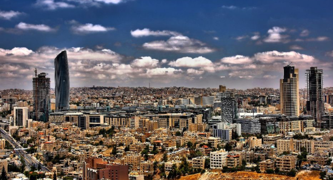 منخفض جوي الجمعة وتحذيرات من تشكل السيول