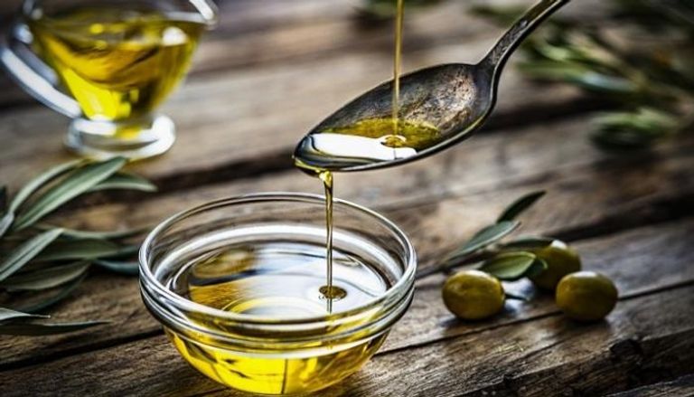 “الصناعة والتجارة”: توريد 300 ألف عبوة زيت زيتون لأسواق الاستهلاكيتين نهاية شباط