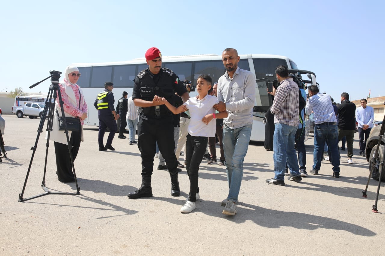 خلال عام .. 635 طفلا و 1598 مرافقاً لهم نقلهم الأردن من غزَّة في رحلة علاج يقودها الجيش العربي