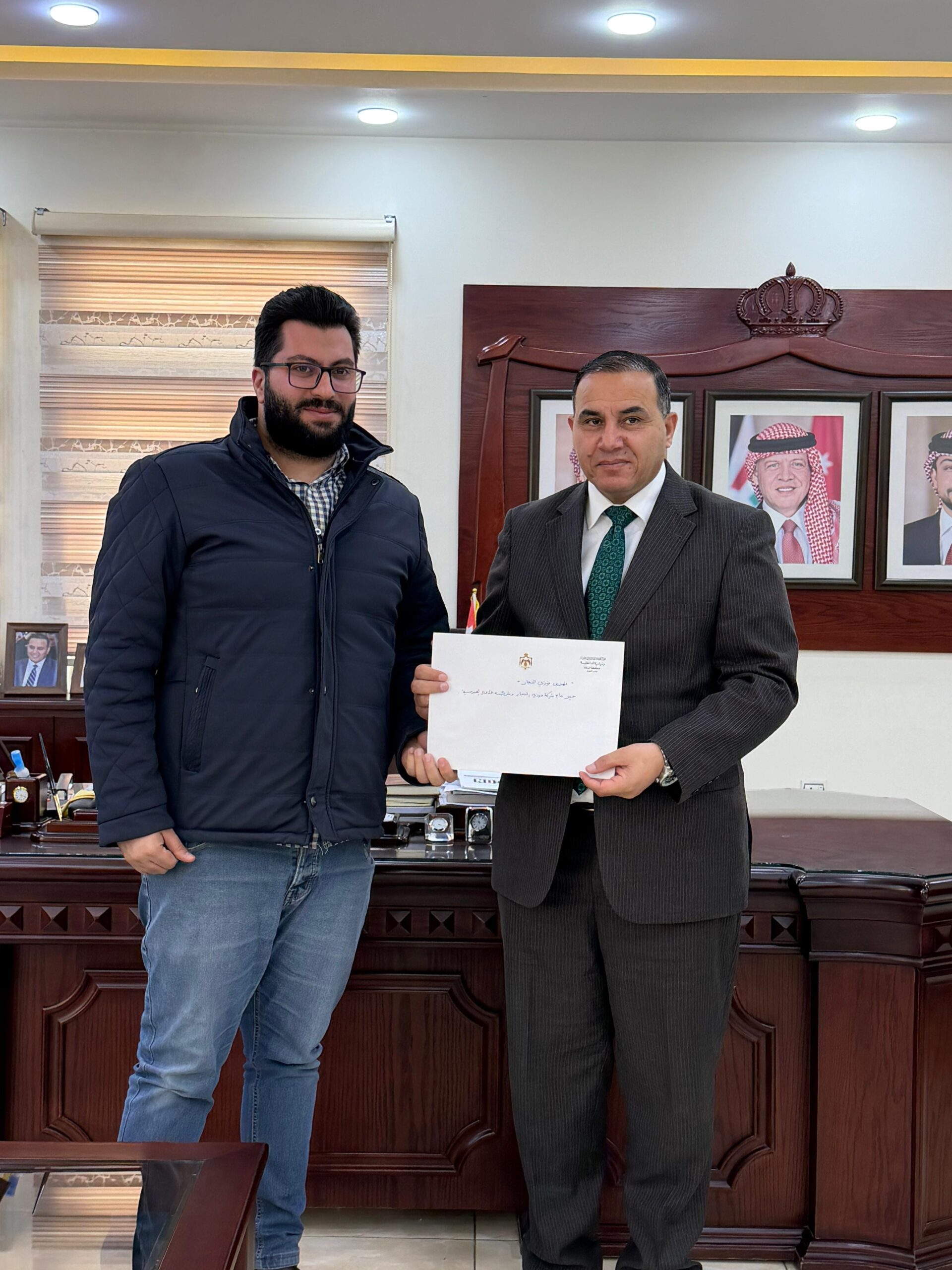 محافظ الزرقاء يكرّم عدداً من أبناء المحافظة لدورهم في دعم المسؤولية المجتمعية