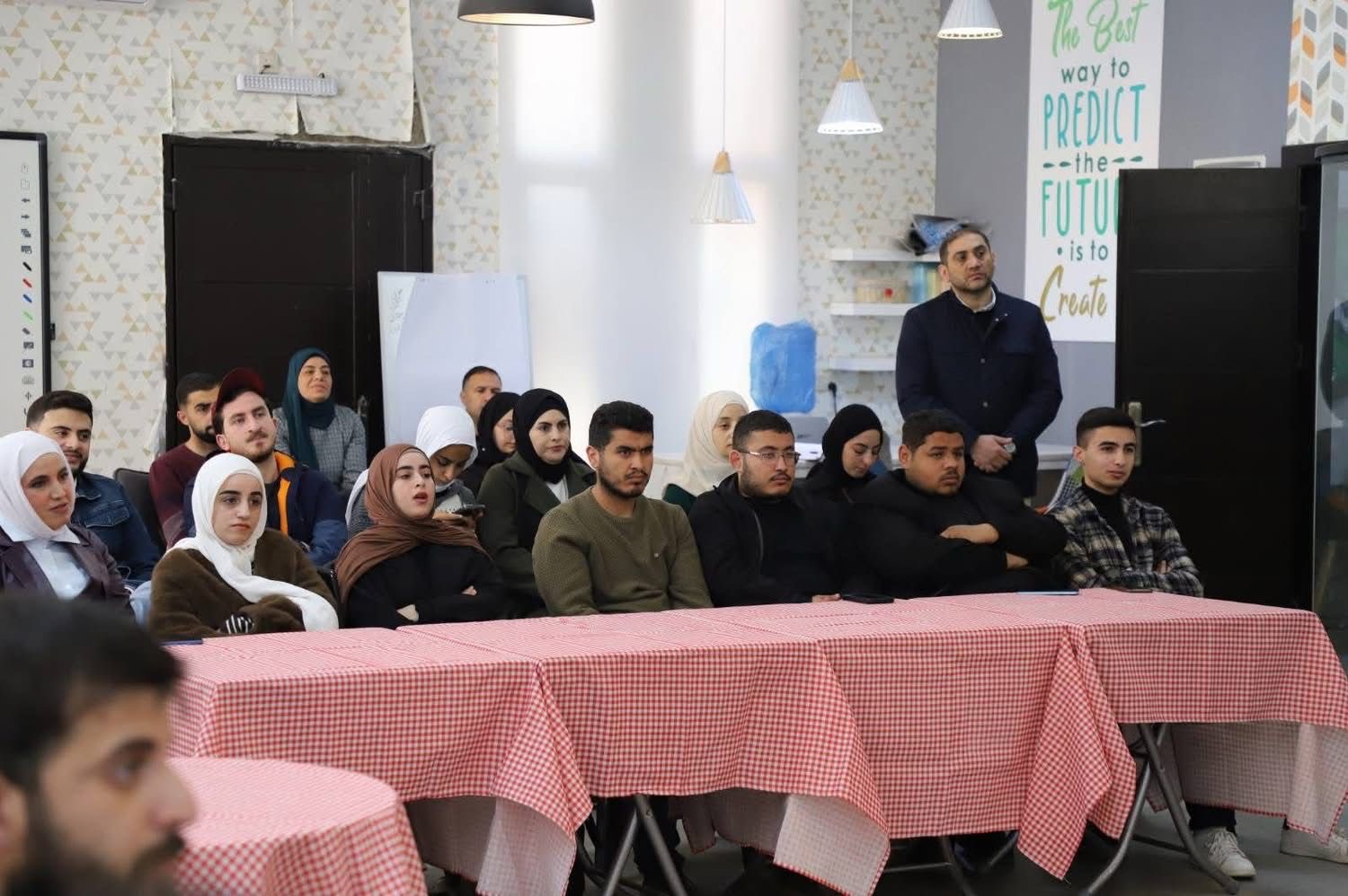 مركز إعداد القيادات الشبابية يبدأ جولات ميدانية تعريفية ببرنامج “صوتك”