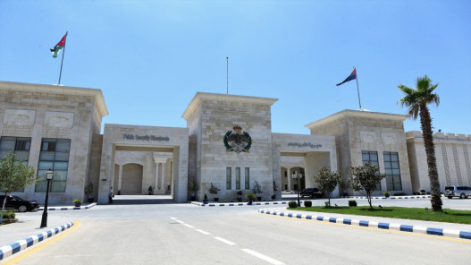 الأمن العام: 5 إصابات حالتها جيدة جراء سقوط شظايا الأمن العام: 5 إصابات حالتها جيدة جراء سقوط شظايا