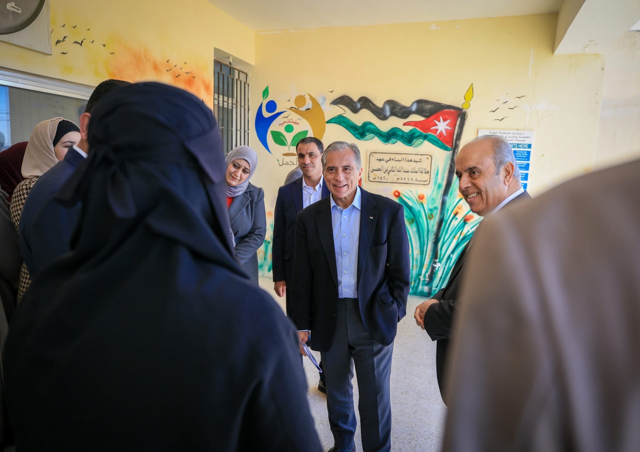 رئيس الوزراء يتفقد مواقع إنتاجية وخدمية في عجلون وإربد