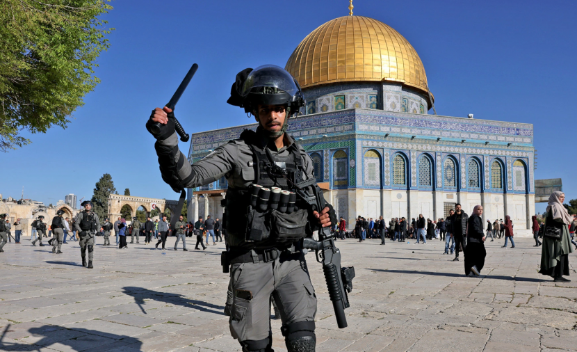 الاحتلال يمنع إقامة صلاة الجمعة الثالثة من رمضان في “الأقصى”​ 