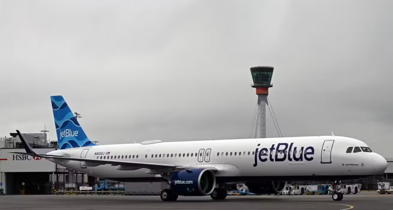 تعليق جميع رحلات شركة “جت بلو” الأميركية للطيران