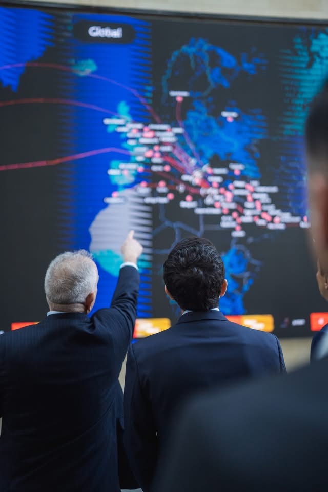 ولي العهد يزور شركة الخطوط الجوية الملكية الأردنية