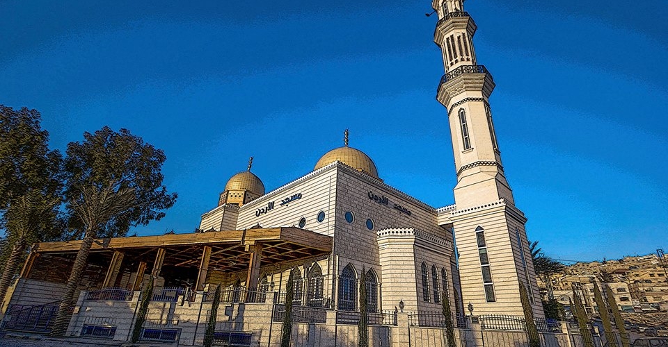 460 مسجدا بالزرقاء تستقطب المواطنين لأداء صلاة العيد مع أمطار الخير