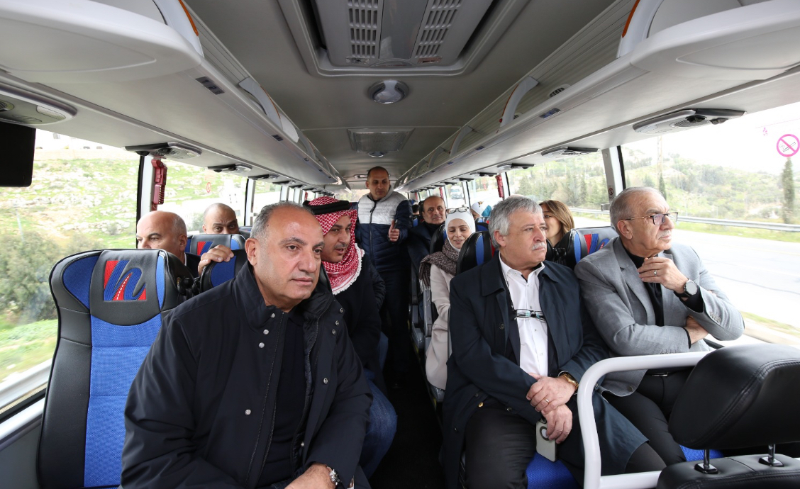 إطلاق مسار خط الباص سريع التردد بين عمان والسلط