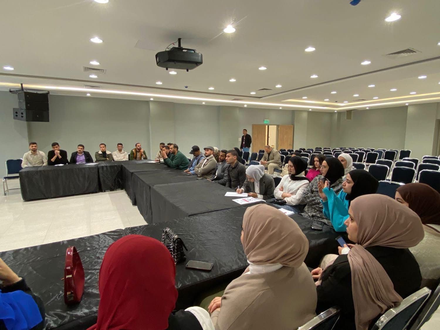 مركز إعداد القيادات الشبابية يبدأ جولات ميدانية تعريفية ببرنامج “صوتك”