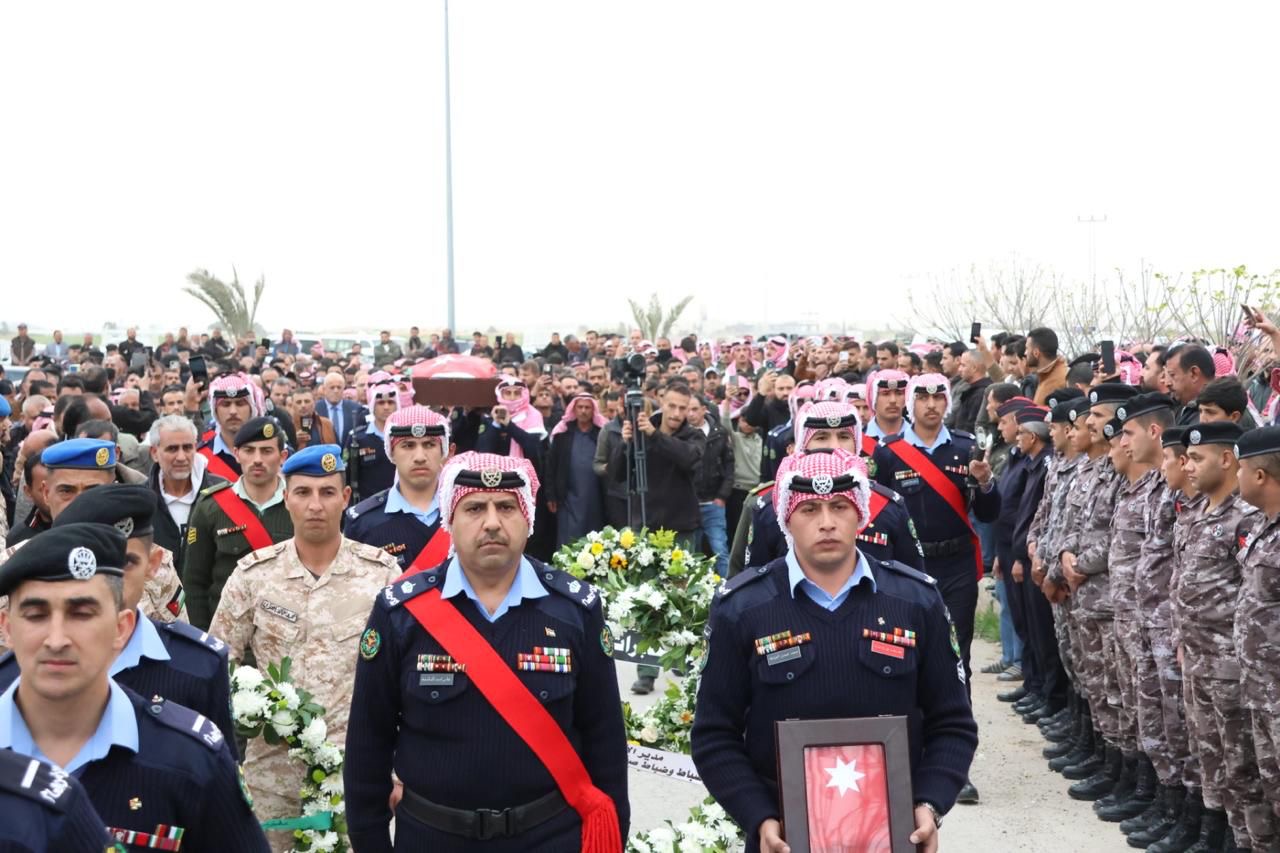 مديرية الأمن العام تُشيع شهدائها المواجدة والرقب والدويكات