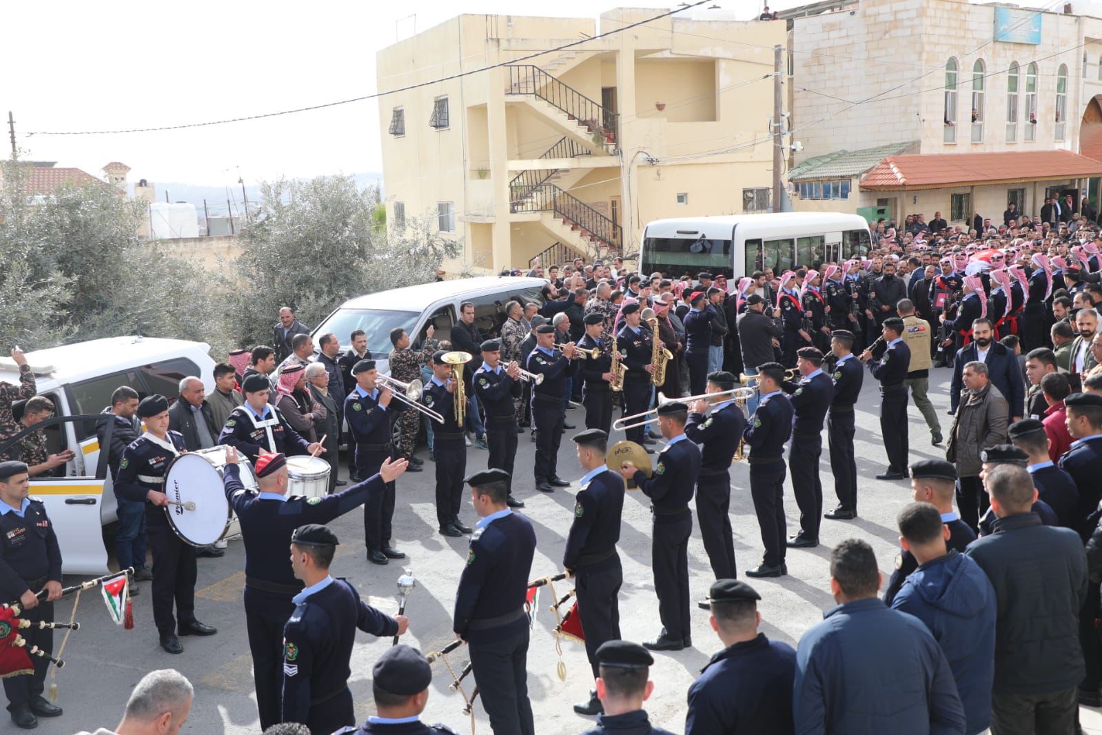 مديرية الأمن العام تُشيع شهدائها المواجدة والرقب والدويكات