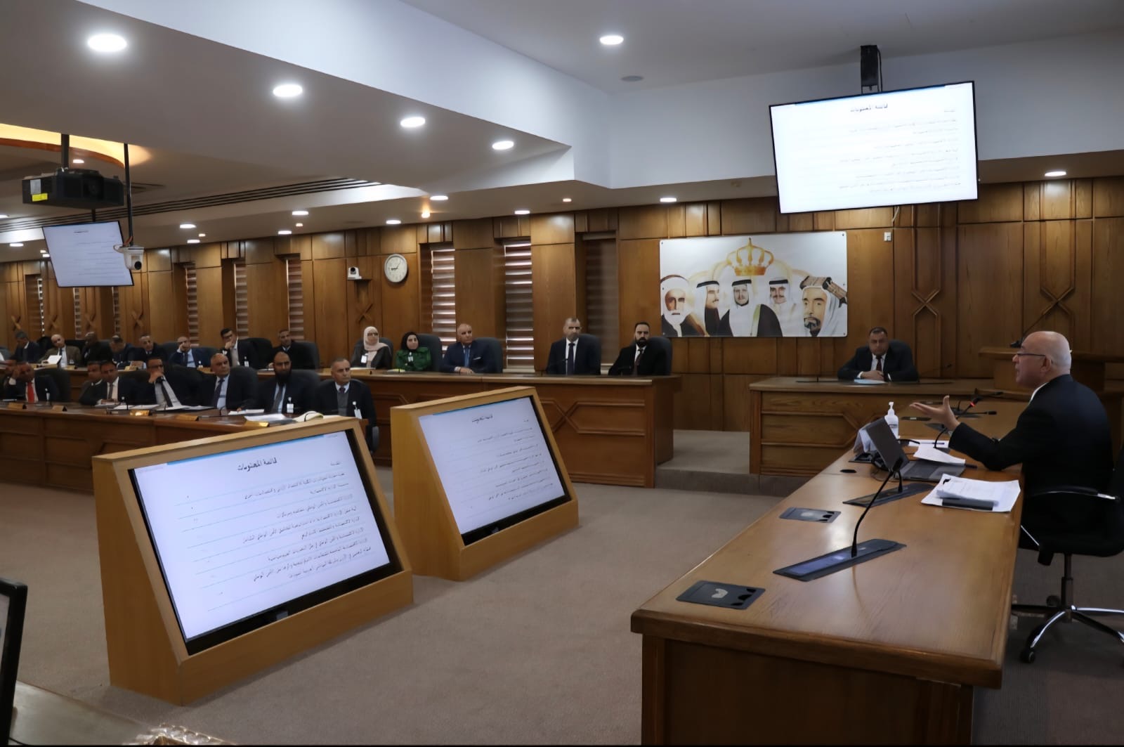 النسور: الإدارة الاقتصادية الكفؤة ركيزة أساسية في حماية منظومة الأمن الوطني