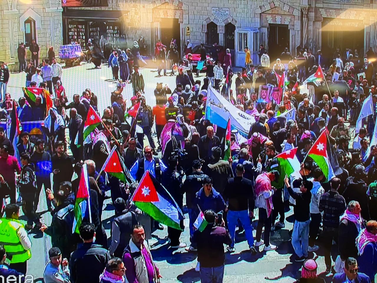 مسيرات شعبية وحزبية تعبر عن وقوفها خلف المواقف الملكية تجاه القضية الفلسطينية- صور