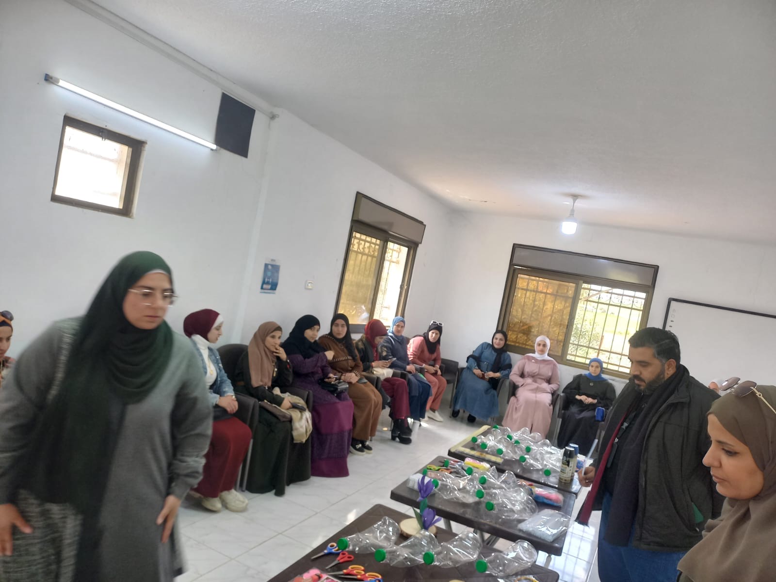 مركز شباب وشابات بلعما ينظم دورة لإعادة تدوير المواد البلاستيكية