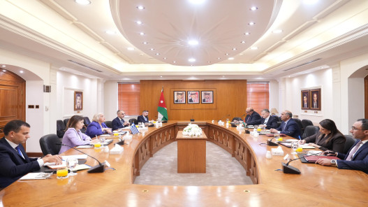 الأردن واليونان يبحثان تعزيز العلاقات الثنائية خلال جولة المشاورات السياسية