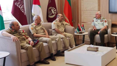 رئيس هيئة الأركان يستقبل وفدا عسكريا ليبيا ويبحث تعزيز التعاون الدفاعي المشترك