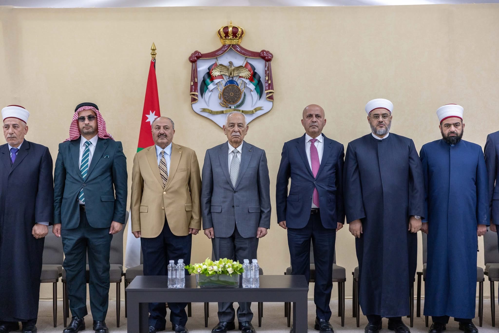 الملك يودع بعثة الحجاج المخصصة لأسر الشهداء من القوات المسلحة