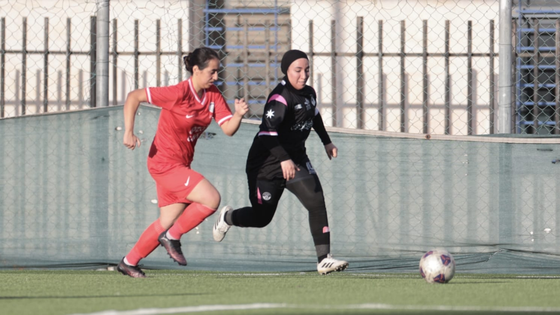 فريق الاتحاد بصدارة دوري الشابات لكرة القدم