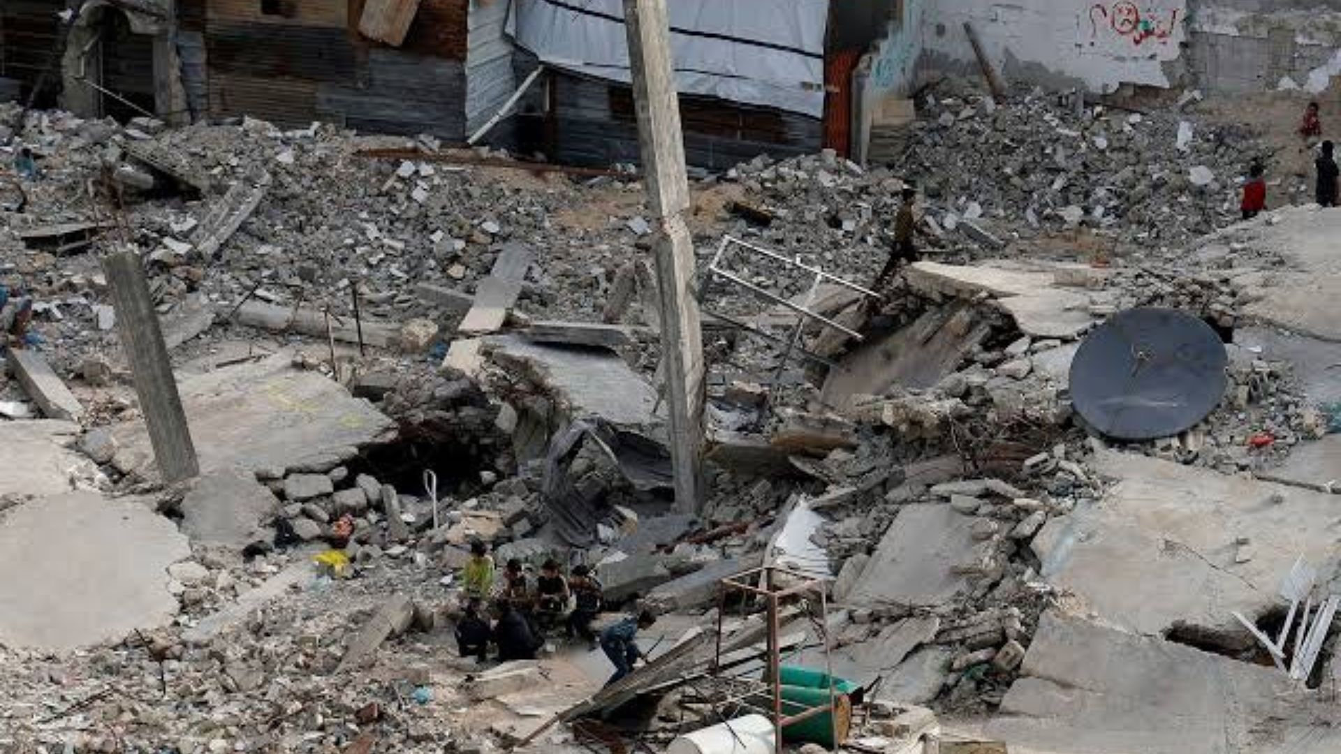 إصابة 5 فلسطينيين بينهم 3 أطفال بقصف إسرائيلي غربي خان يونس​ 