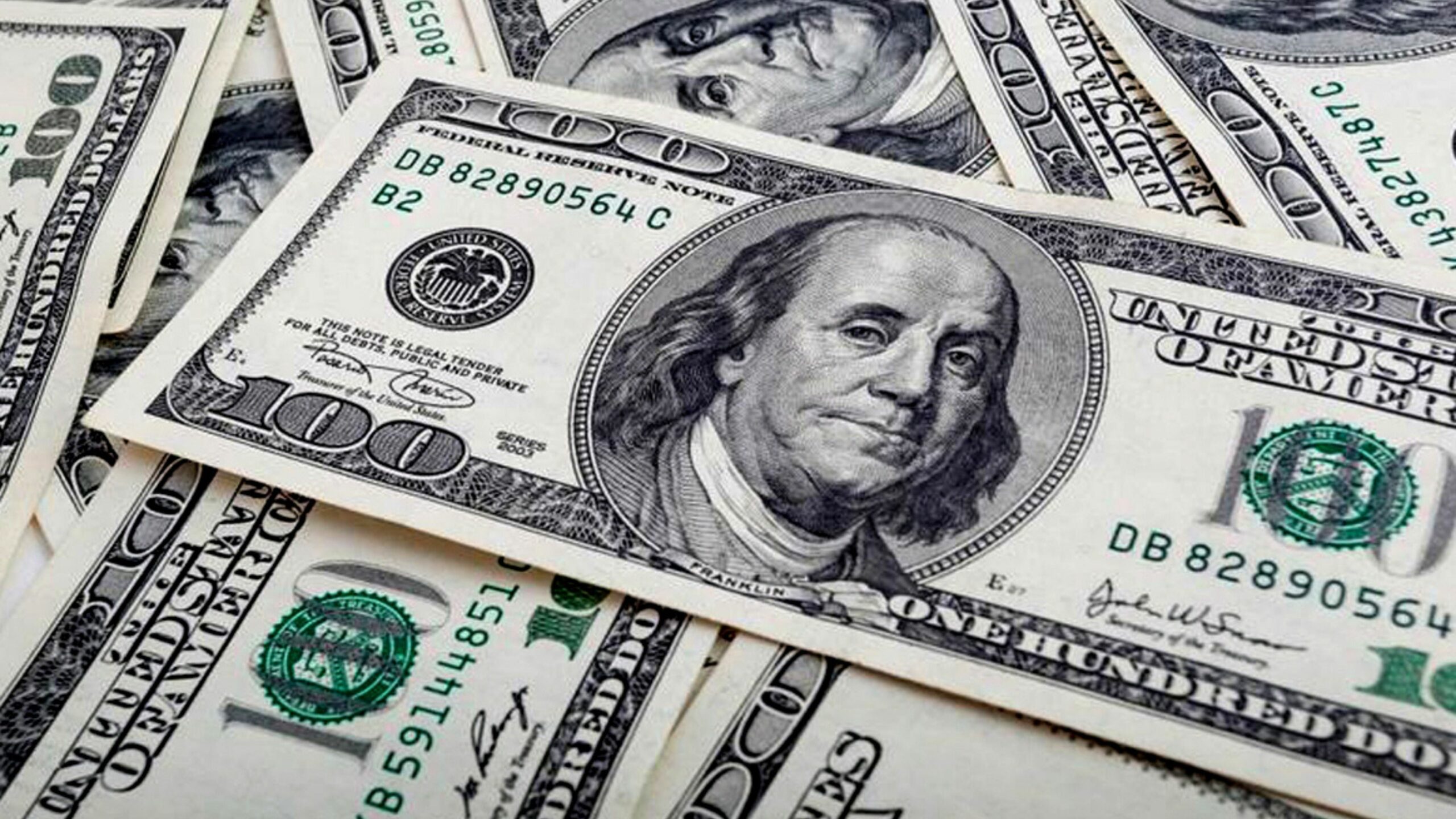 الدولار يتجه لأول مكاسب أسبوعية متتالية في 3 أشهر