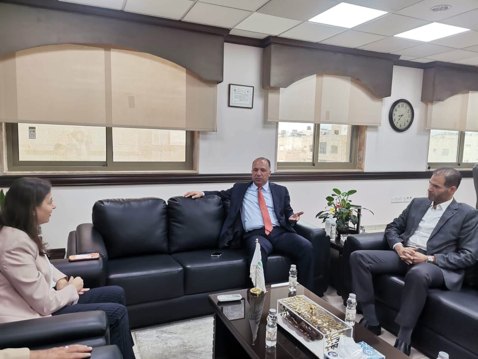 رئيس هيئة قطاع الطاقة يتفقد جاهزية الشبكة الكهربائية واستمرارية التزويد رئيس هيئة قطاع الطاقة يتفقد جاهزية الشبكة الكهربائية واستمرارية التزويد