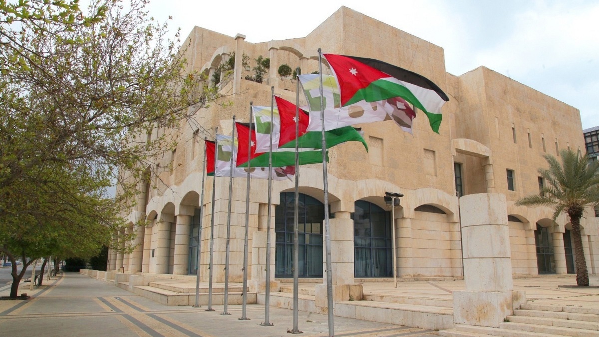 أمانة عمان تسند الشركات المنفذة لأعمال النظافة بآلياتها وكوادرها